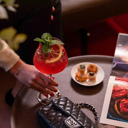 Villa-des-pres Paris